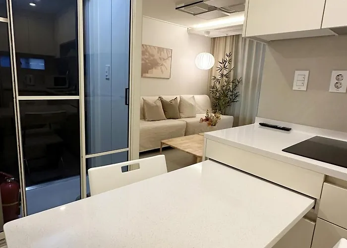 Spacious 2br 3br Near Hongdae Free Parking Apartamento Seúl