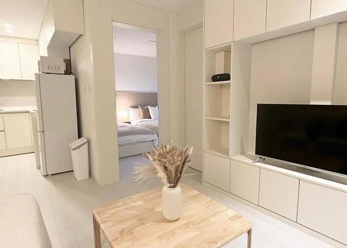 Spacious 2br 3br Near Hongdae Free Parking * Seúl