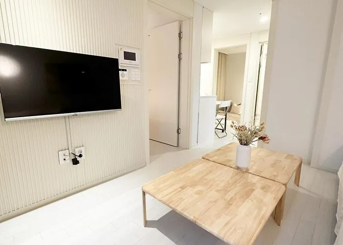 Spacious 2br 3br Near Hongdae Free Parking Seúl