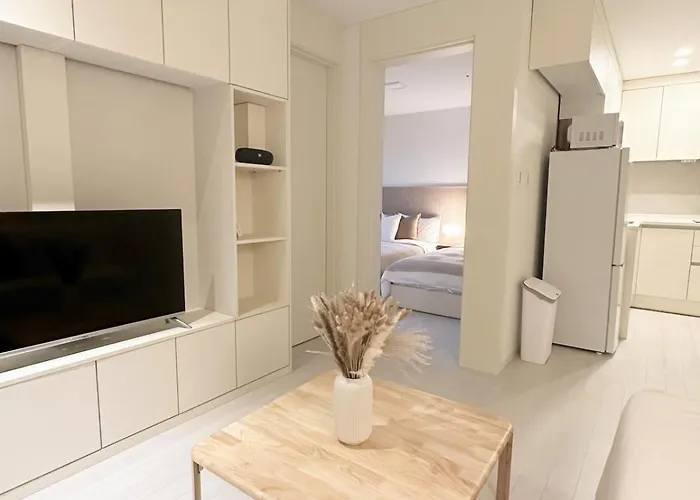 Spacious 2br 3br Near Hongdae Free Parking Seúl